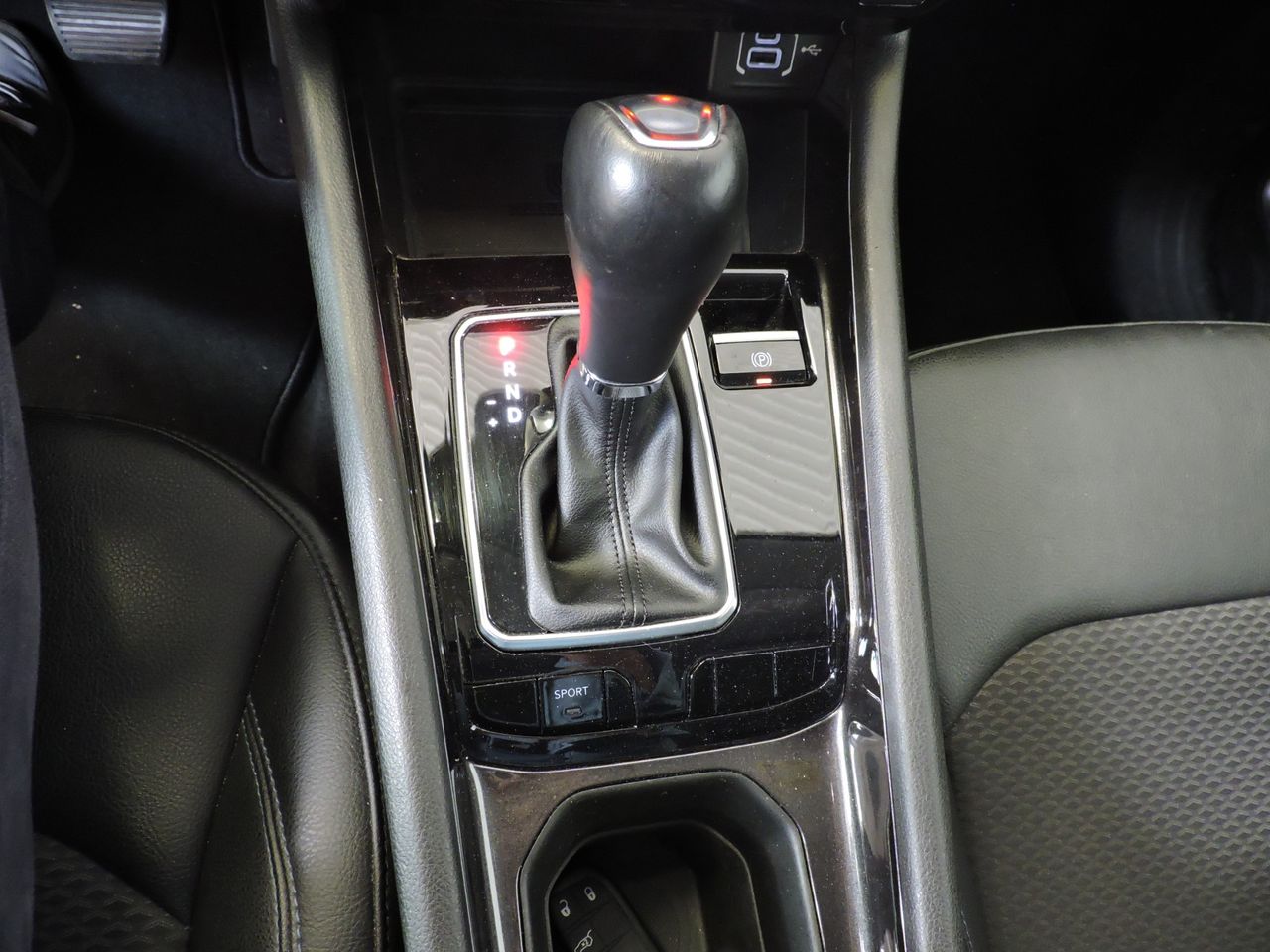Jeep Compass Limited 1.3 Turbo 110 kW - Foto 13