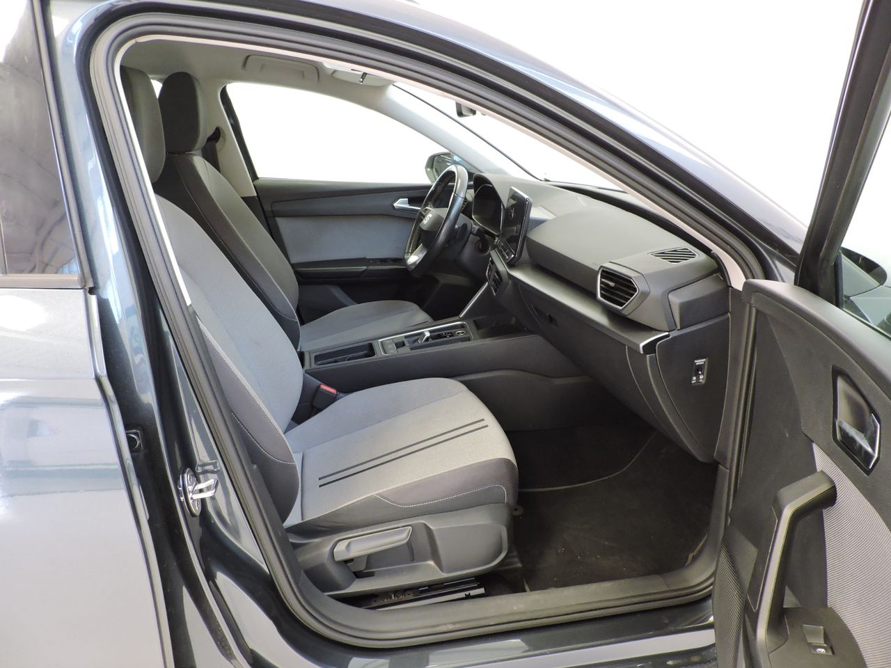 Seat Leon Leon Sportstourer 1.0 eTSI 81 KW - Foto 10