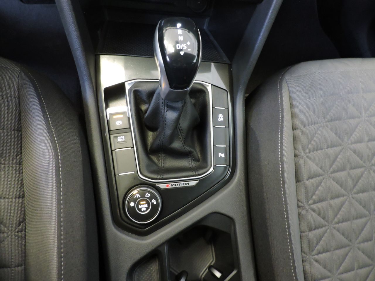 Volkswagen Tiguan Life 2.0 TDI 150 CV DSG 4MOTION - Foto 15