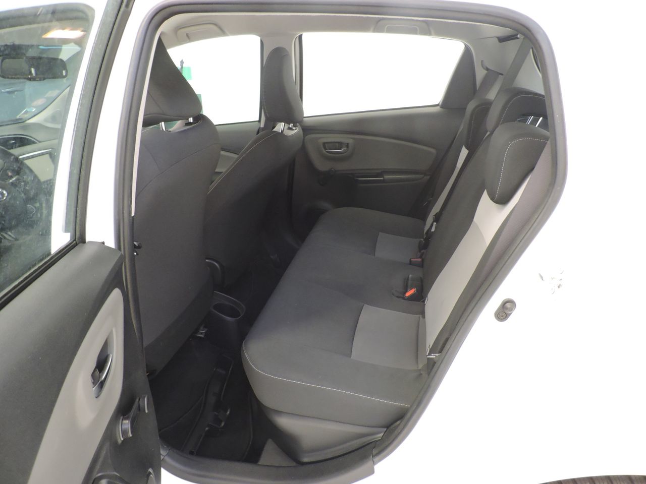 Toyota Yaris 5p 100H Active YARIS 1.5 VVT-I HYBRID BUSINESS - Foto 11