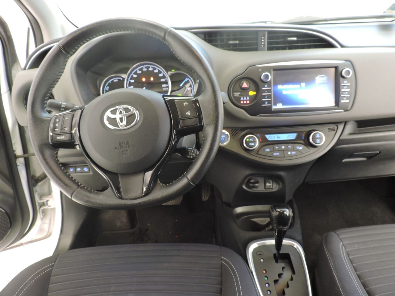Toyota Yaris 5p 100H Active YARIS 1.5 VVT-I HYBRID BUSINESS - Foto 8