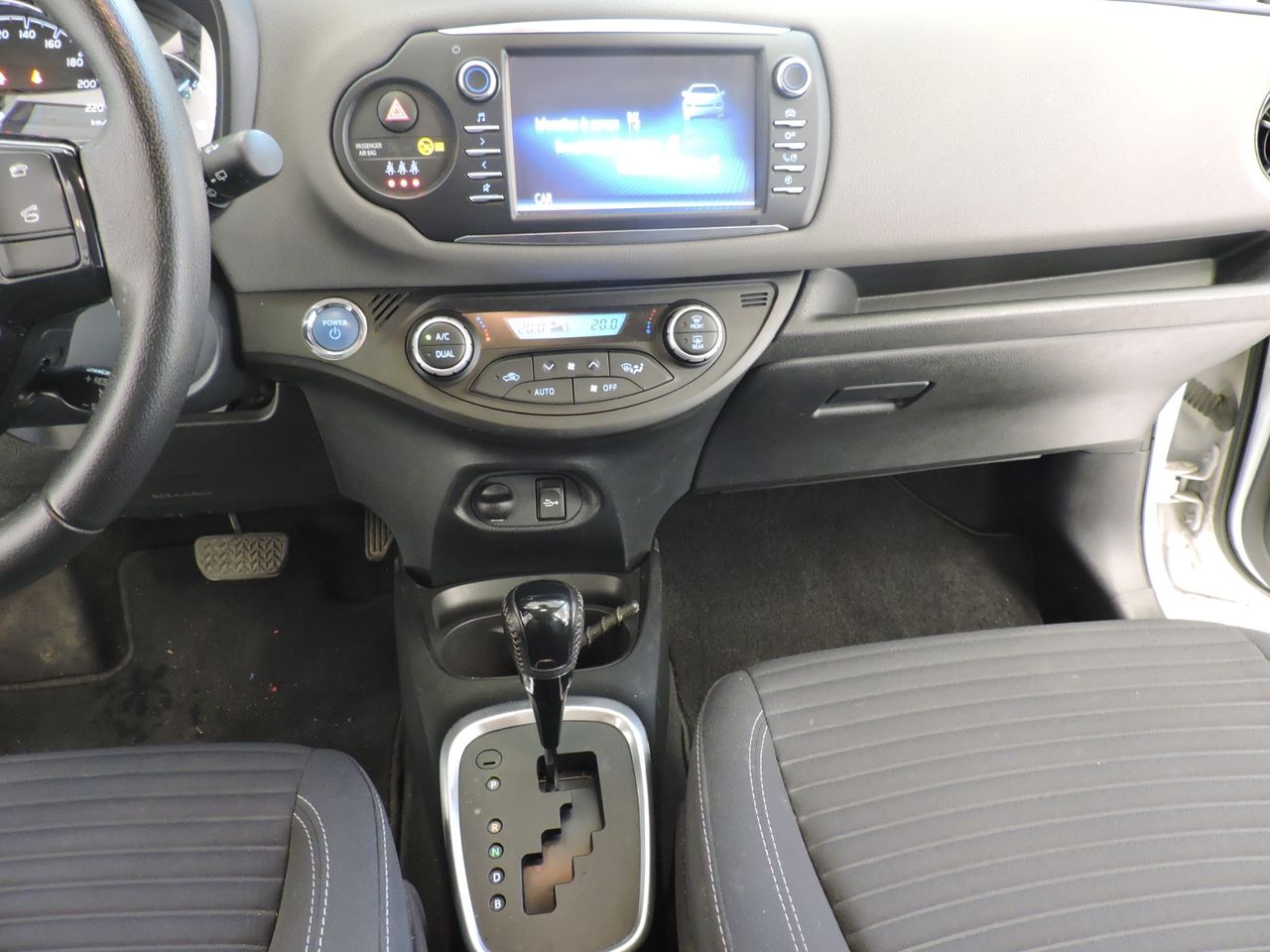 Toyota Yaris 5p 100H Active YARIS 1.5 VVT-I HYBRID BUSINESS - Foto 16