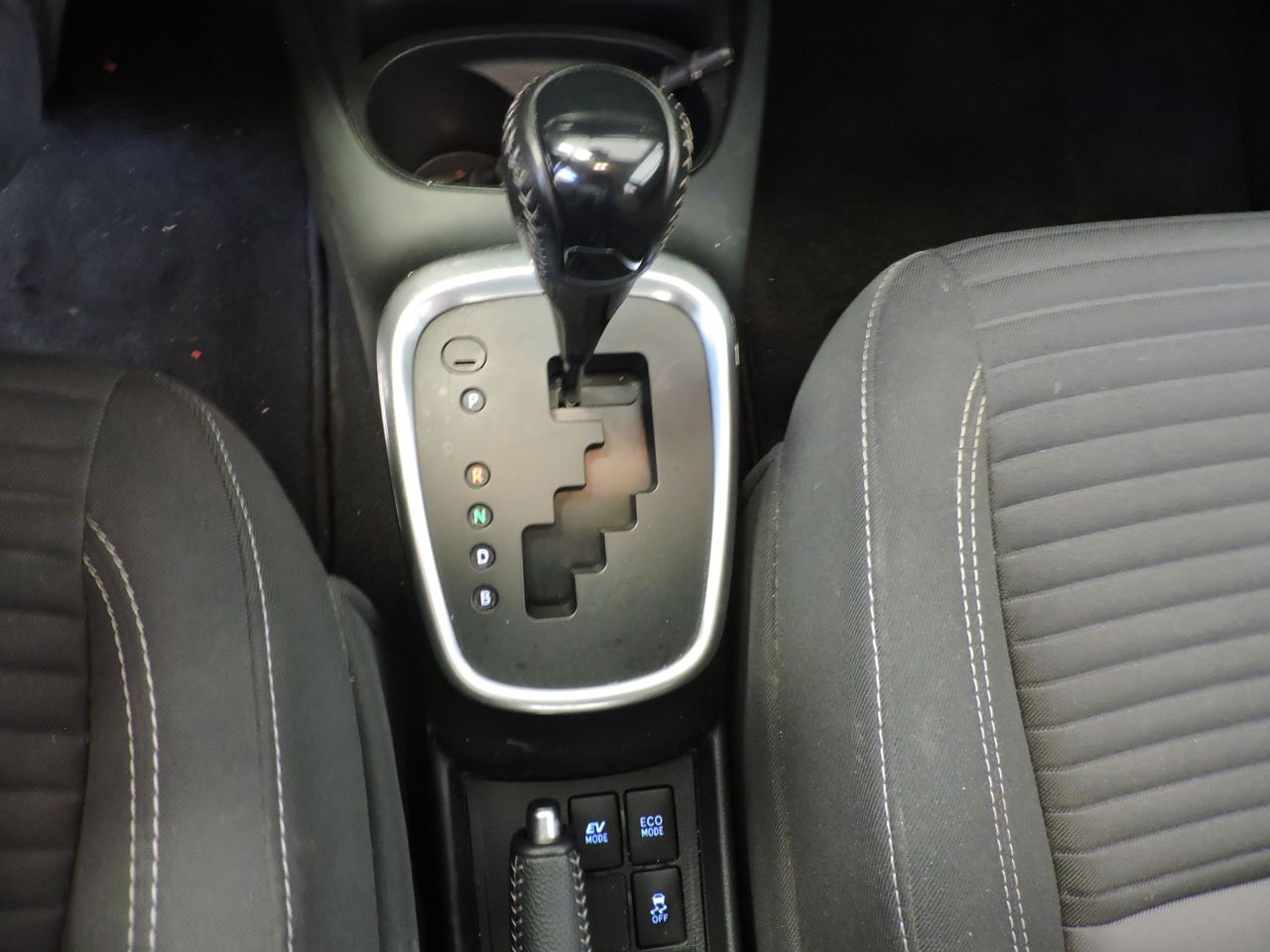 Toyota Yaris 5p 100H Active YARIS 1.5 VVT-I HYBRID BUSINESS - Foto 13