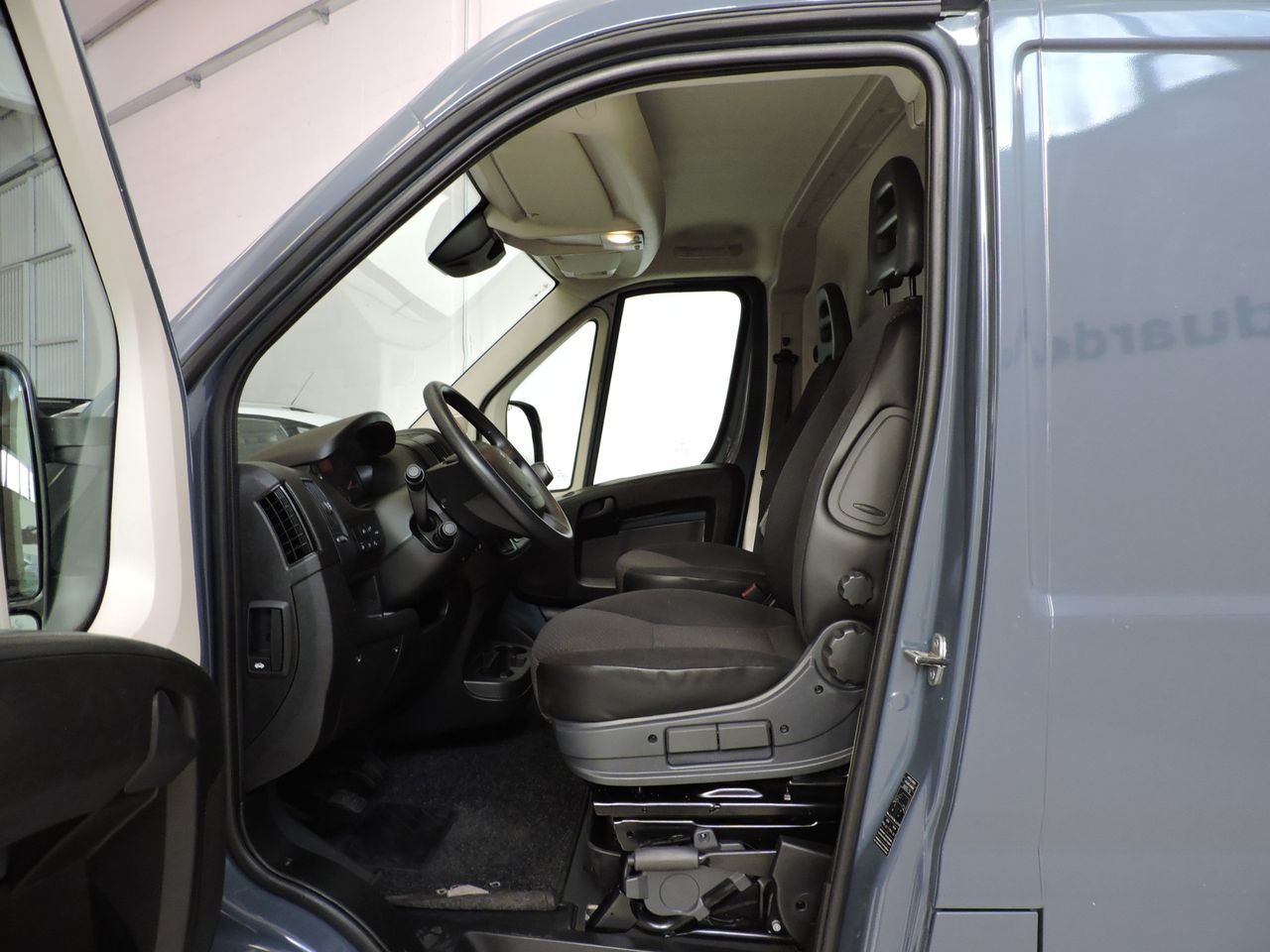 Peugeot Boxer FURGON 330 L1H1 2.2 BLUEHDI 120CV S&S - Foto 11