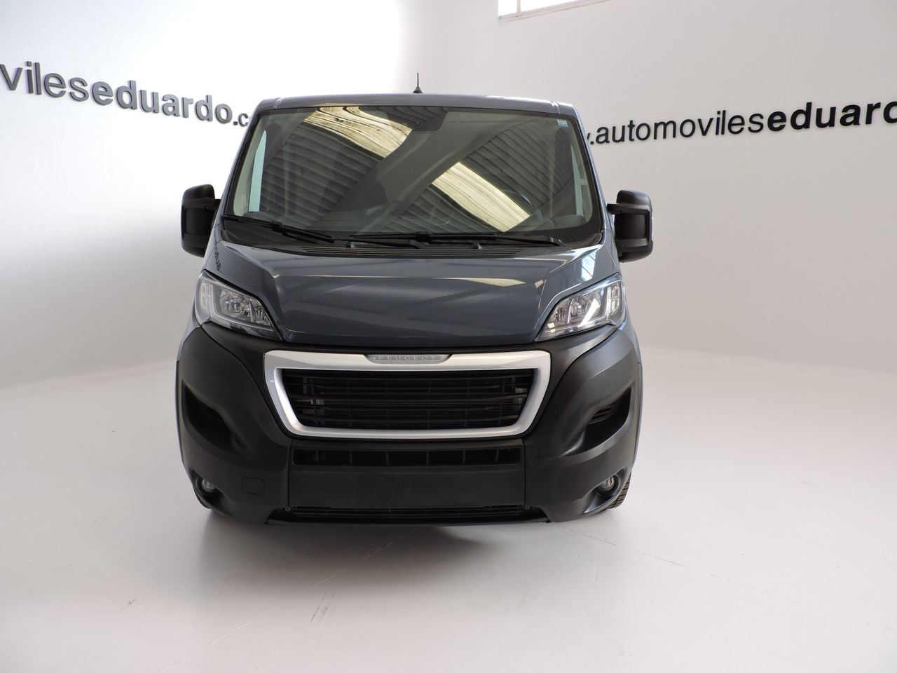 Peugeot Boxer FURGON 330 L1H1 2.2 BLUEHDI 120CV S&S - Foto 3