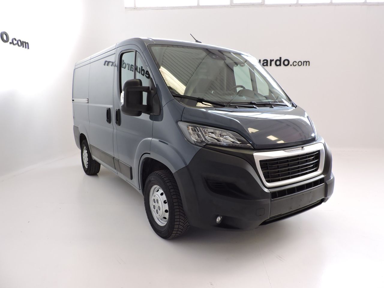Peugeot Boxer FURGON 330 L1H1 2.2 BLUEHDI 120CV S&S - Foto 4