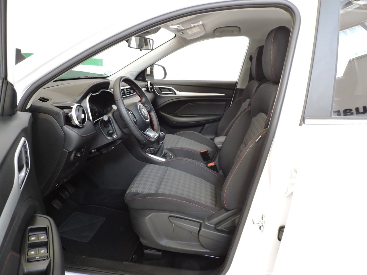 MG ZS Comfort 1.5 VTI-tech - Foto 13