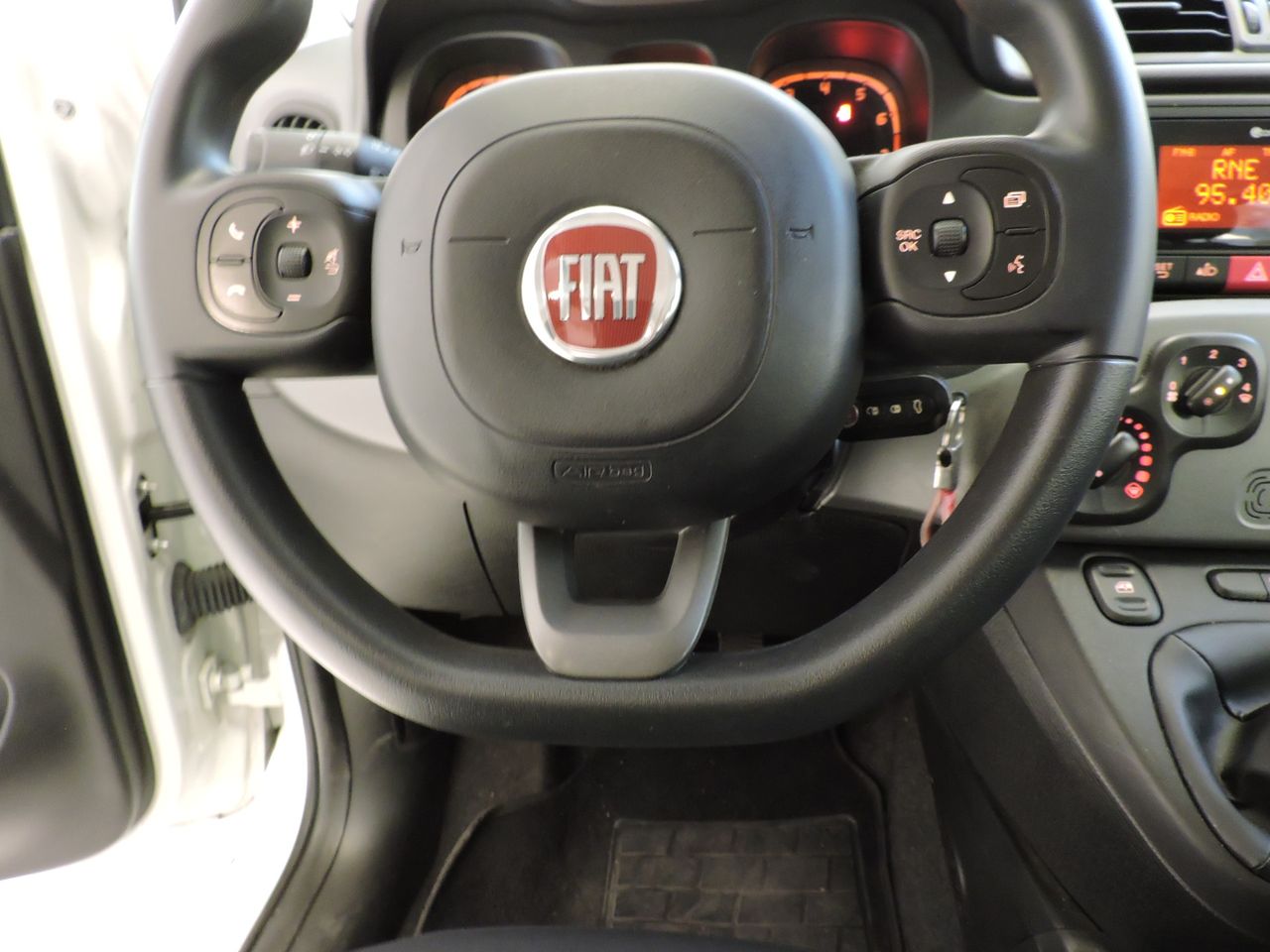 Fiat Panda 1.0 Hybrid 51 kW 69cv S&S CITY LIFE - Foto 9