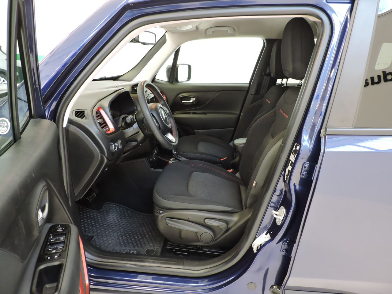 Jeep Renegade 4xe Trailhawk 176 kW 240CV AUTO. - Foto 11