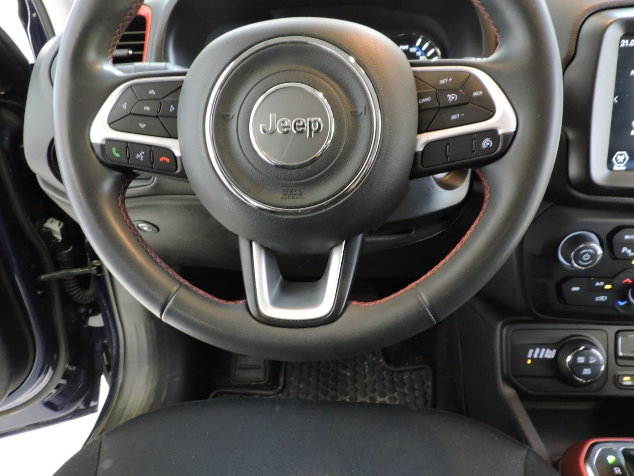 Jeep Renegade 4xe Trailhawk 176 kW 240CV AUTO. - Foto 9