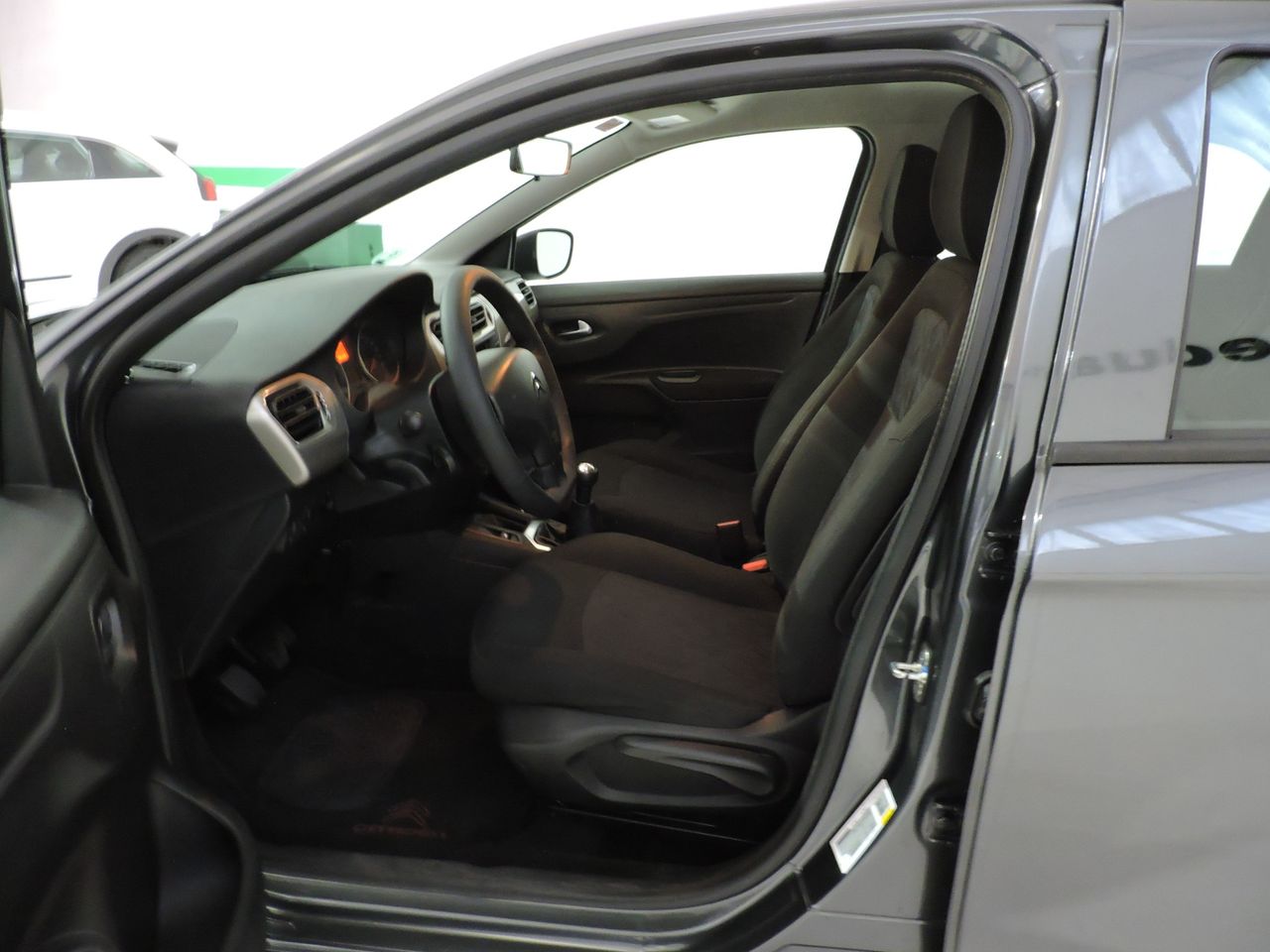 Citroën C-Elysée BlueHDi 100 Seduction - Foto 10