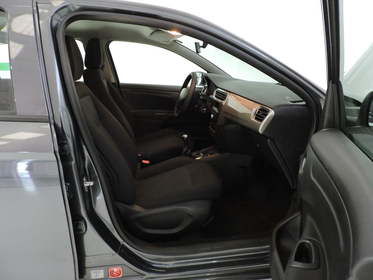 Citroën C-Elysée BlueHDi 100 Seduction - Foto 11