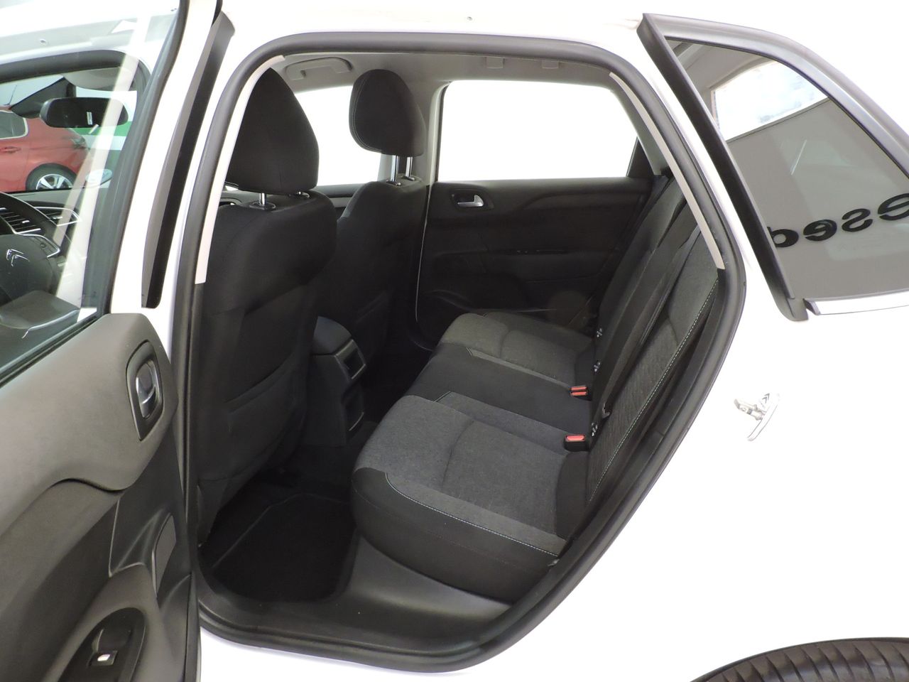 Citroën C4 BlueHDi 100 Feel Edition - Foto 16