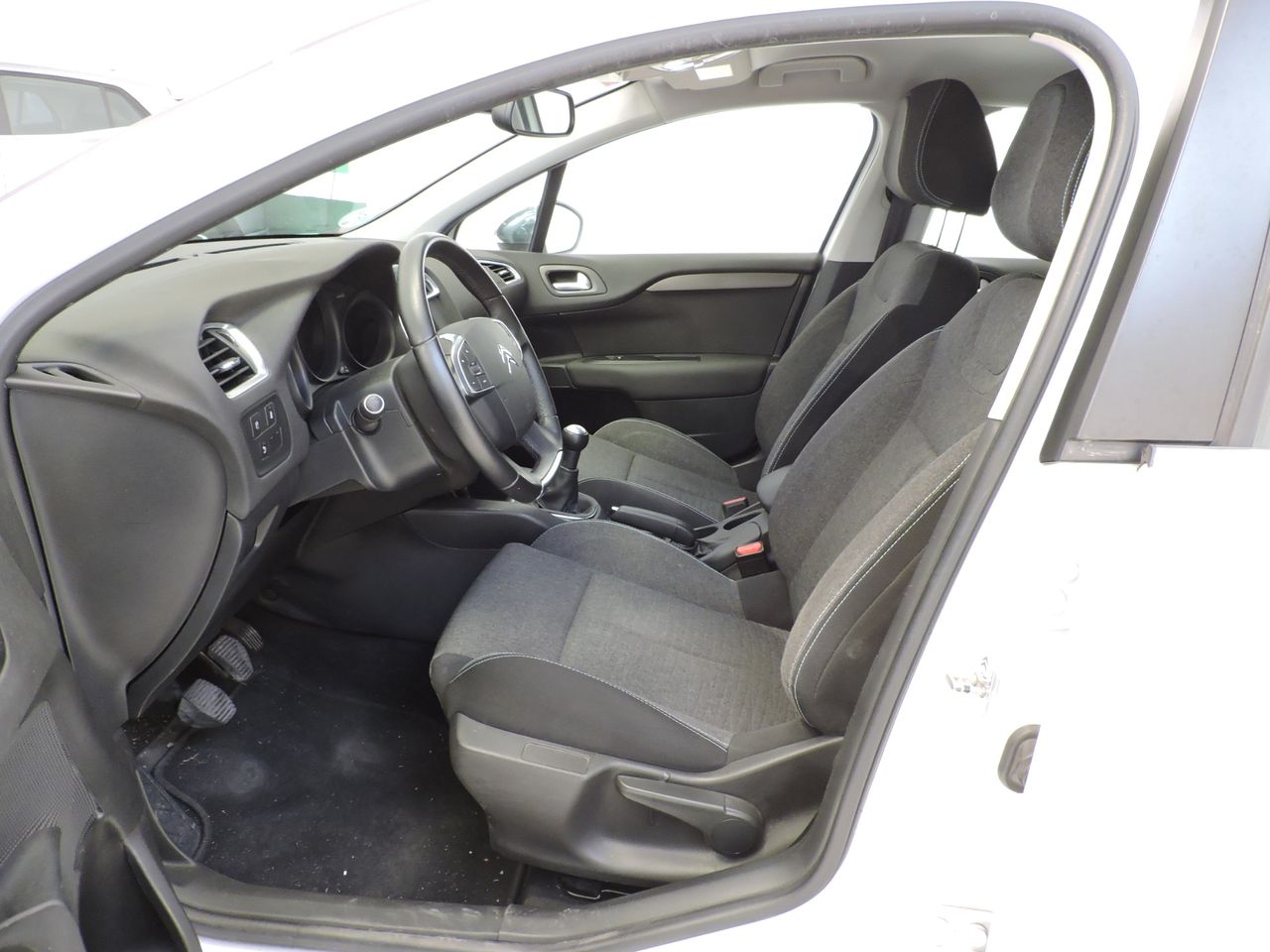 Citroën C4 BlueHDi 100 Feel Edition - Foto 9