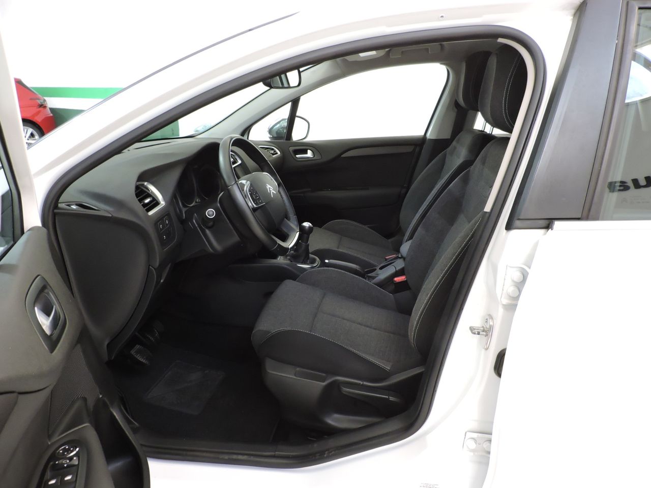 Citroën C4 BlueHDi 100 Feel Edition - Foto 14