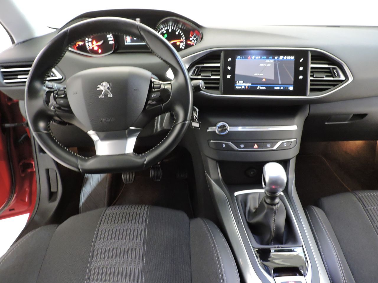 Peugeot 308 5p Allure 1.6 BlueHDi 100 - Foto 10