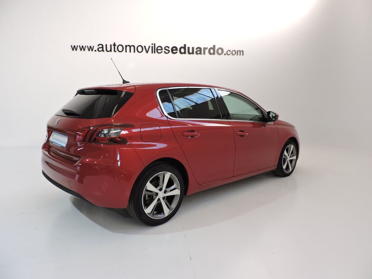 Peugeot 308 5p Allure 1.6 BlueHDi 100 - Foto 5