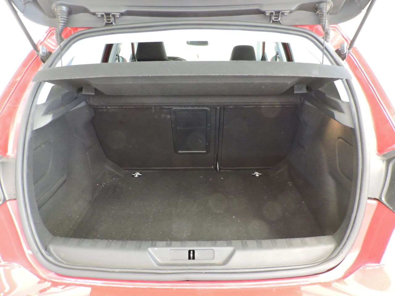 Peugeot 308 5p Allure 1.6 BlueHDi 100 - Foto 16