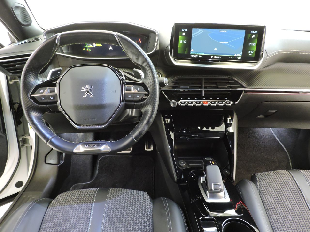 Peugeot 2008 GT BlueHDi 130 EAT8 - Foto 10