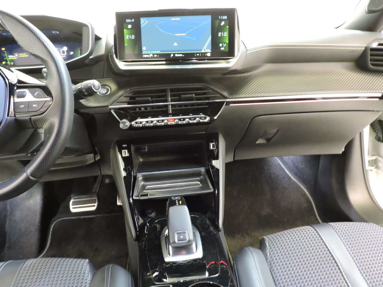 Peugeot 2008 GT BlueHDi 130 EAT8 - Foto 16