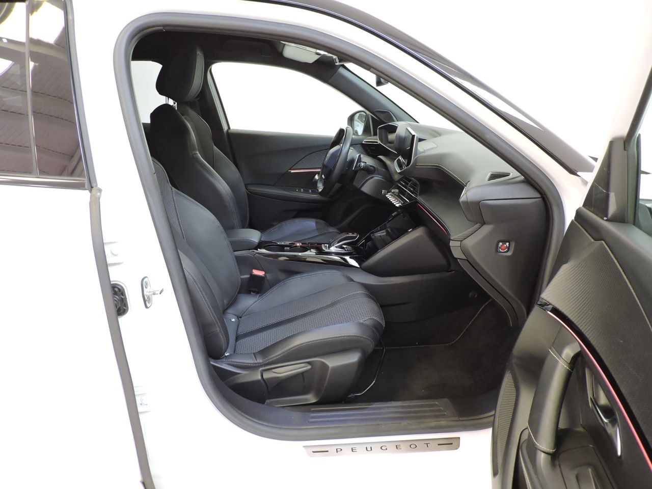 Peugeot 2008 GT BlueHDi 130 EAT8 - Foto 10