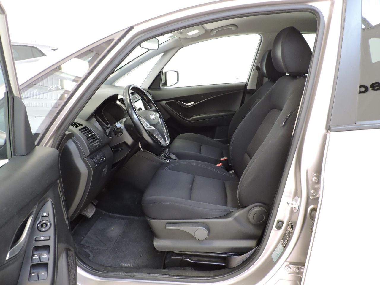 Hyundai ix20 1.6 MPI 93 kW - Foto 9