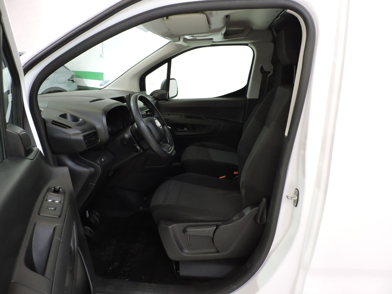 Fiat Doblò DOBLO Furgón 1.5 BlueHDi 100 1000kg L1H1 - Foto 9