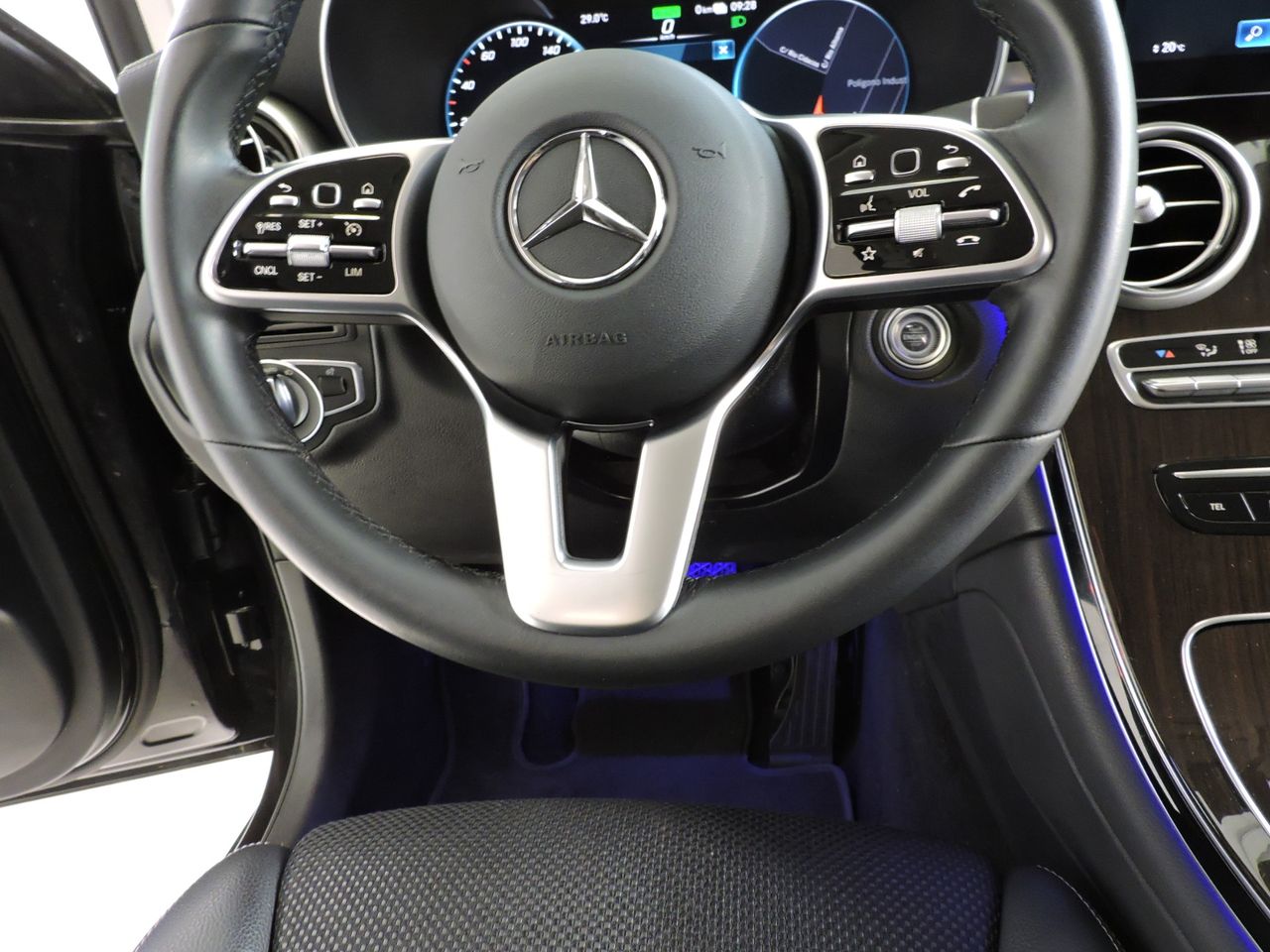 Mercedes GLC 300 e 4MATIC BUSINESS LINE - Foto 11