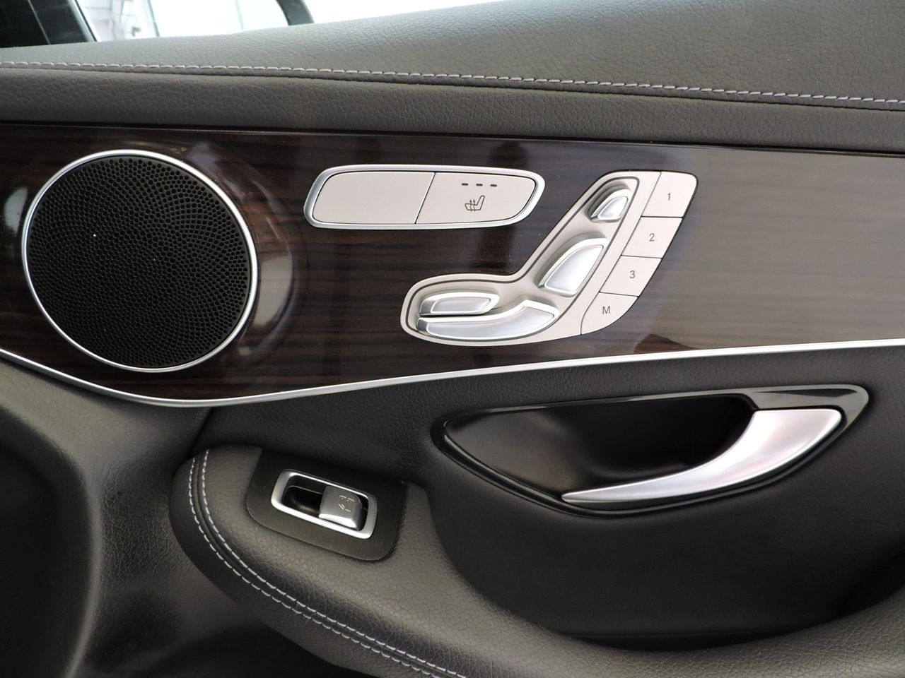 Mercedes GLC 300 e 4MATIC BUSINESS LINE - Foto 18