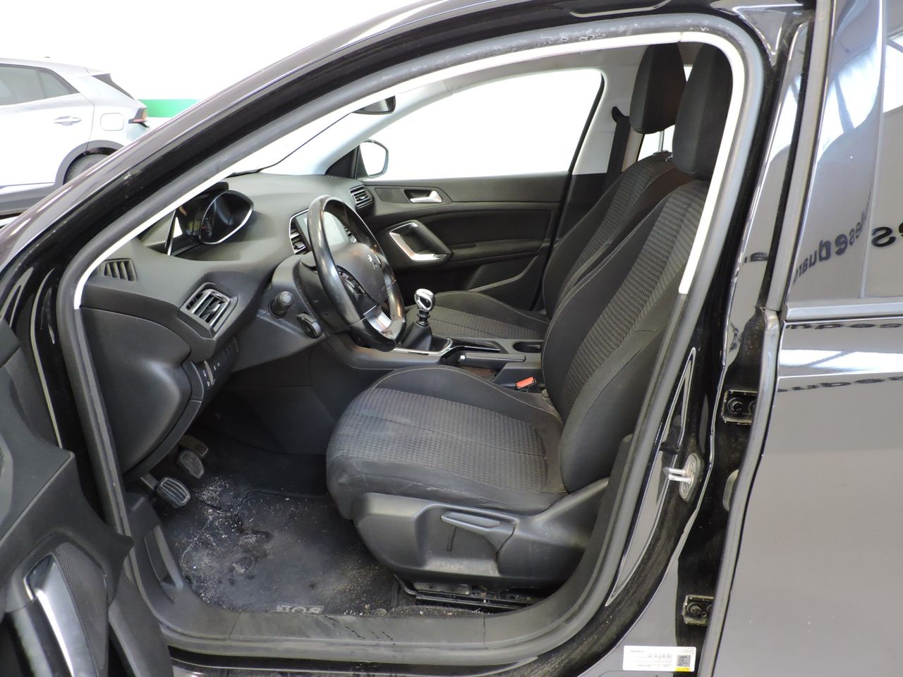 Peugeot 308 SW Style 1.6 BlueHDi 120 - Foto 9