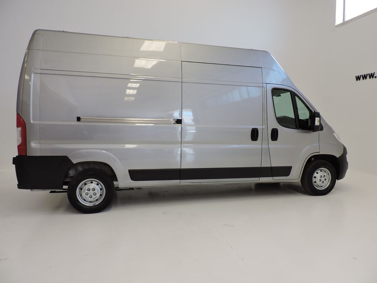 Citroën Jumper 35 L3H3 2.2 BLUEHDI 165 S&S CLUB 4P - Foto 9