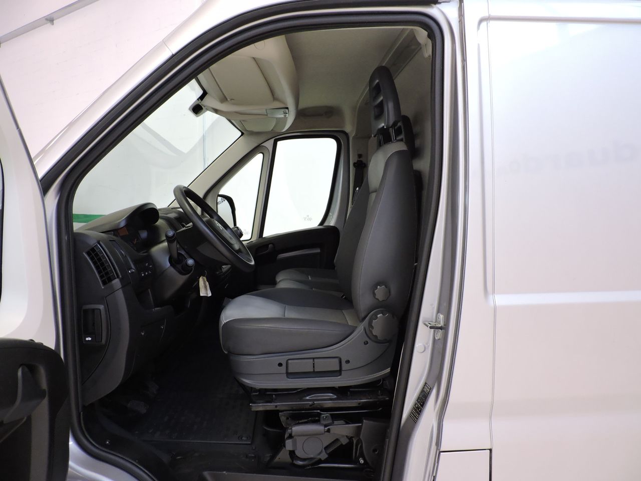Citroën Jumper 35 L3H3 2.2 BLUEHDI 165 S&S CLUB 4P - Foto 14