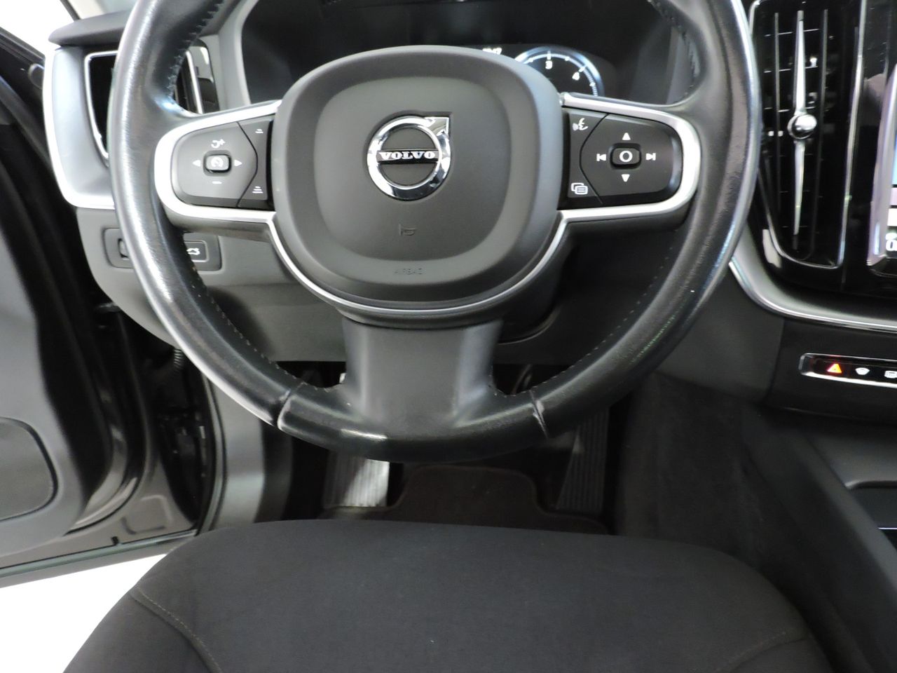 Volvo XC60 Momentum Pro B4 Diesel Aut. - Foto 14