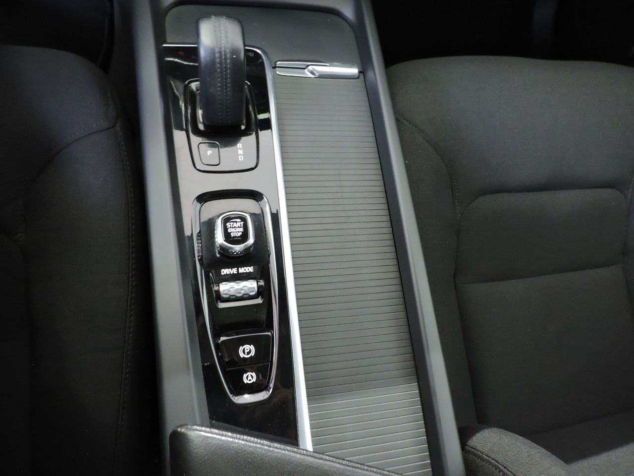 Volvo XC60 Momentum Pro B4 Diesel Aut. - Foto 15