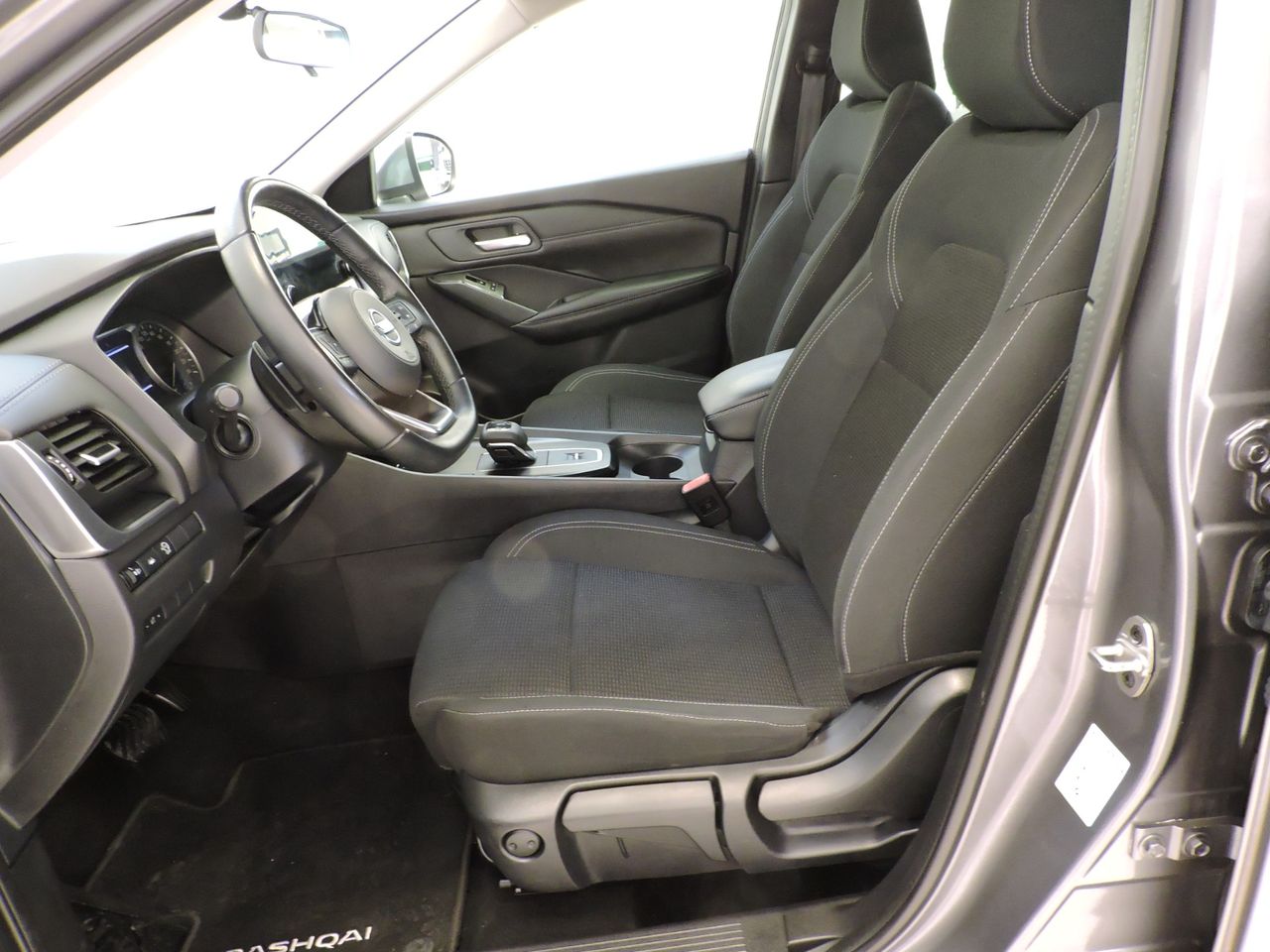 Nissan Qashqai DIG-T 116 kW 1.3 MHEV Business Xtronic - Foto 13