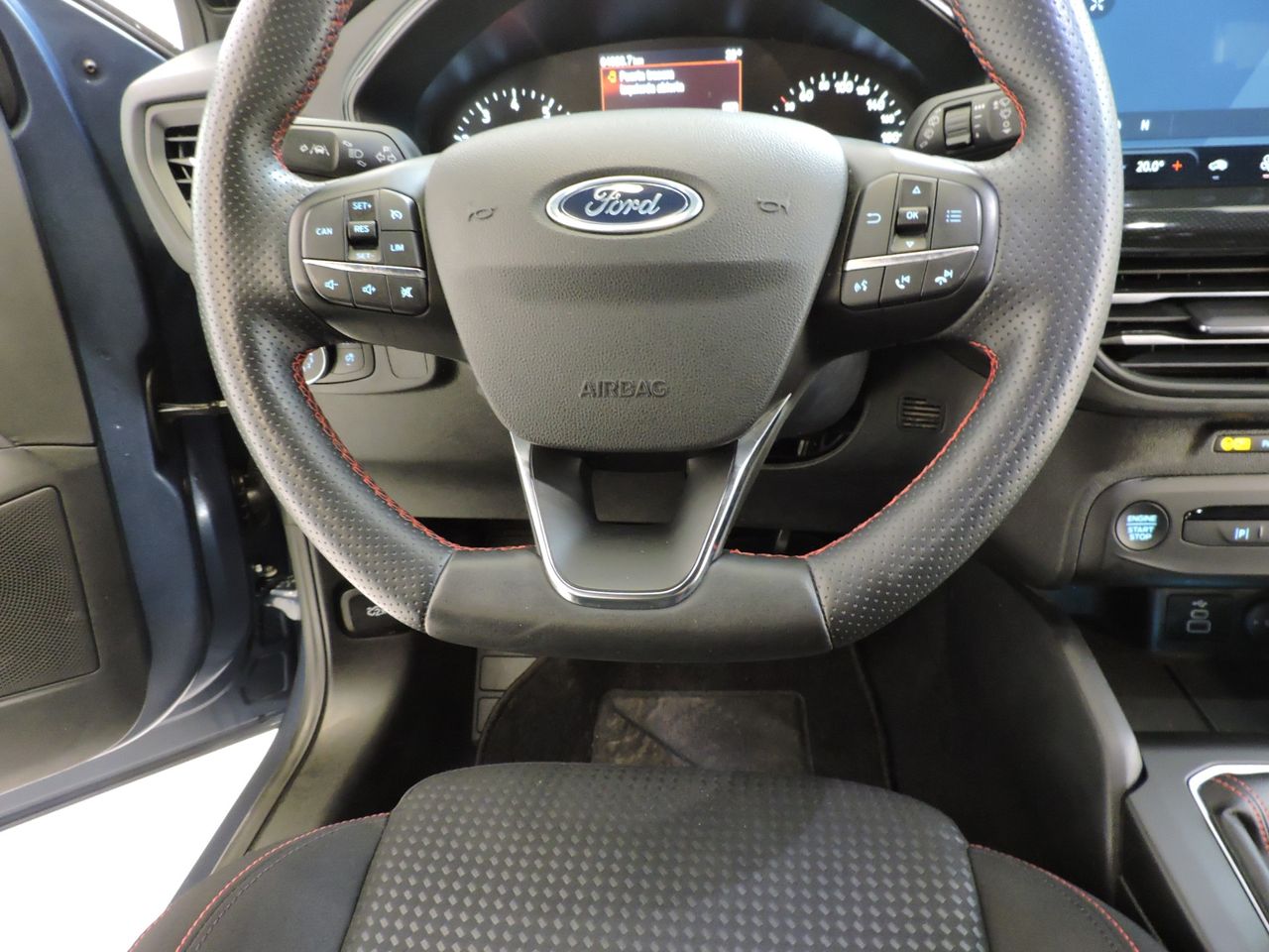 Ford Focus Berlina ST-Line 1.0 EcoBoost MHEV 114 kW - Foto 11