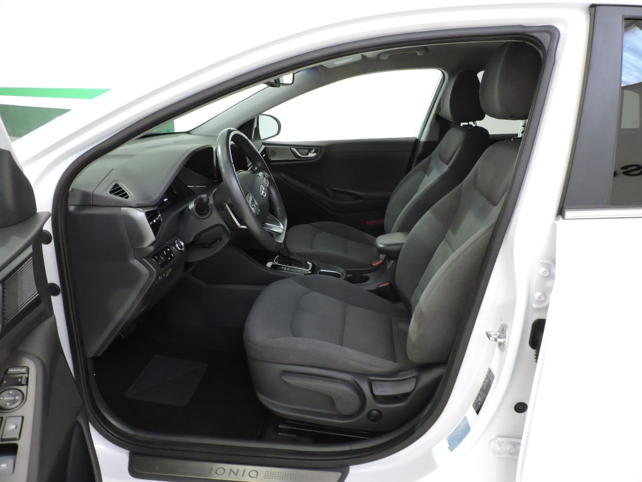 Hyundai IONIQ Híbrido-enchufable 1.6 GDI 104 kW - Foto 17