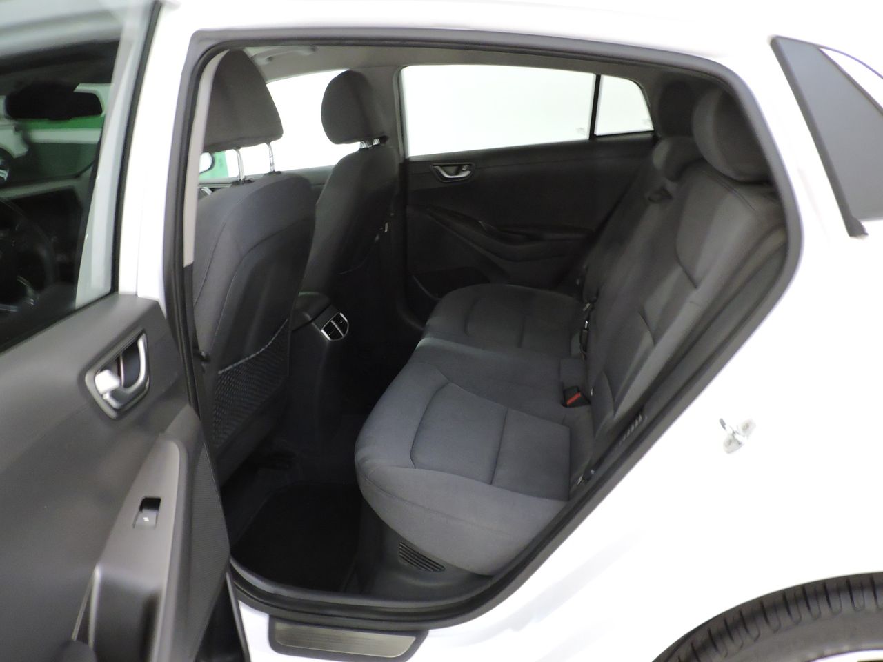 Hyundai IONIQ Híbrido-enchufable 1.6 GDI 104 kW - Foto 18