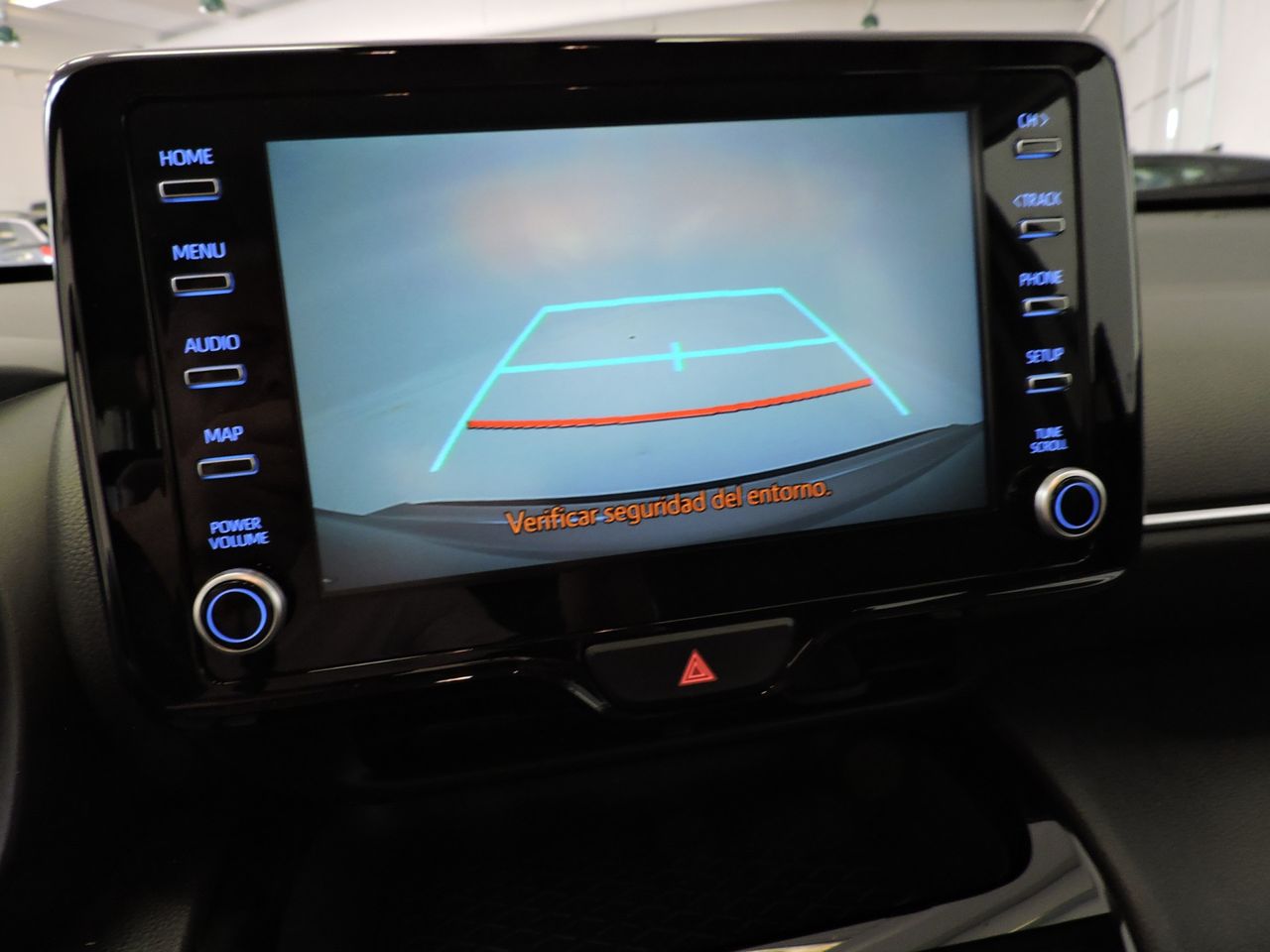 Toyota Yaris Cross Hybrid 120H Business Plus - Foto 16