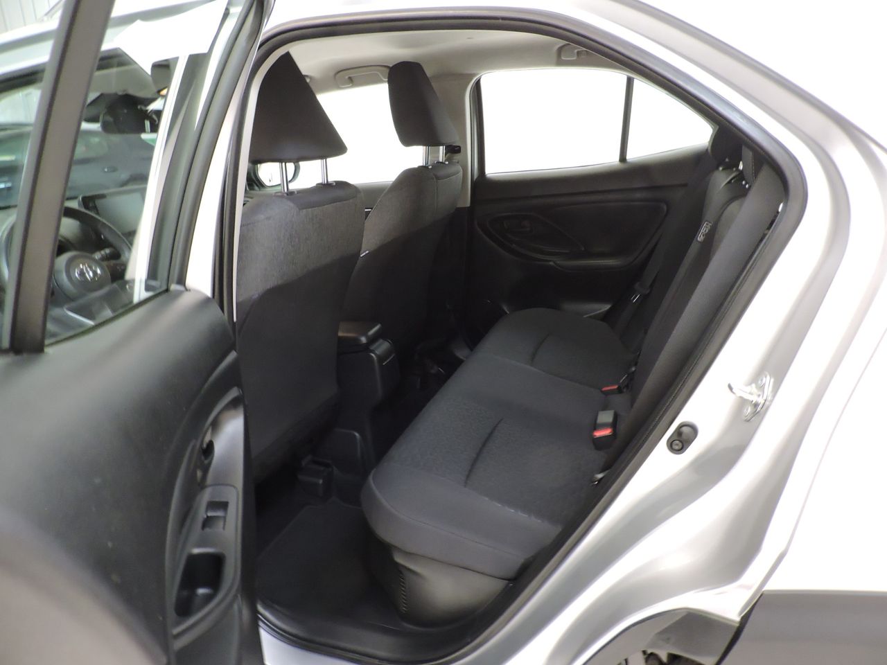 Toyota Yaris Cross Hybrid 120H Business Plus - Foto 13