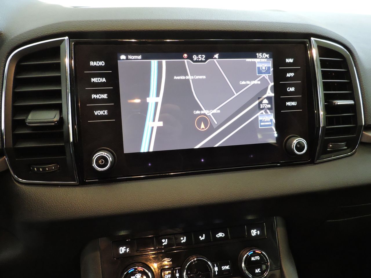 Skoda Karoq Style 2.0 TDI 110 kW 150CV SCR EXECUTIVE 4WD - Foto 16