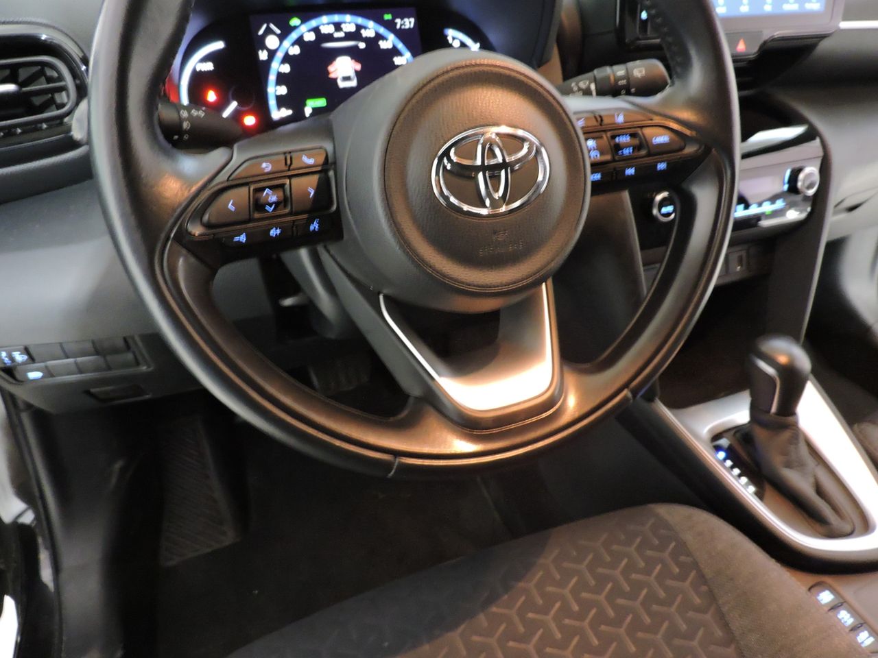 Toyota Yaris Cross Hybrid 120H Active Tech E-CVT TREND - Foto 11
