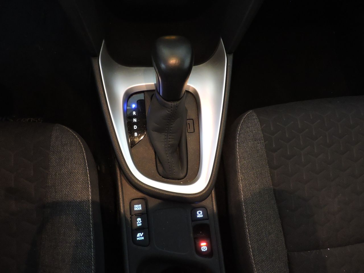 Toyota Yaris Cross Hybrid 120H Active Tech E-CVT TREND - Foto 16