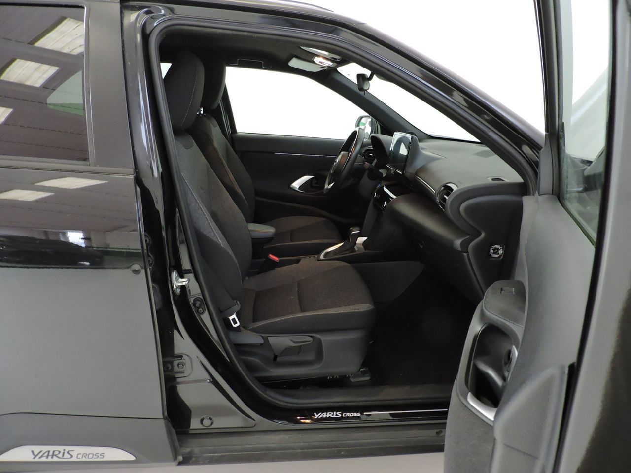 Toyota Yaris Cross Hybrid 120H Active Tech E-CVT TREND - Foto 18