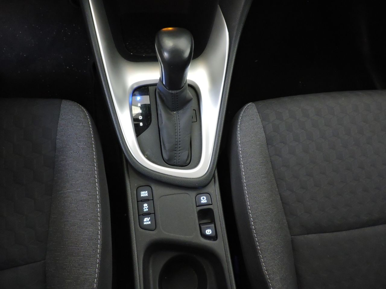 Toyota Yaris 5p 120H Active Tech HYBRID BUSINESS MY20 - Foto 15