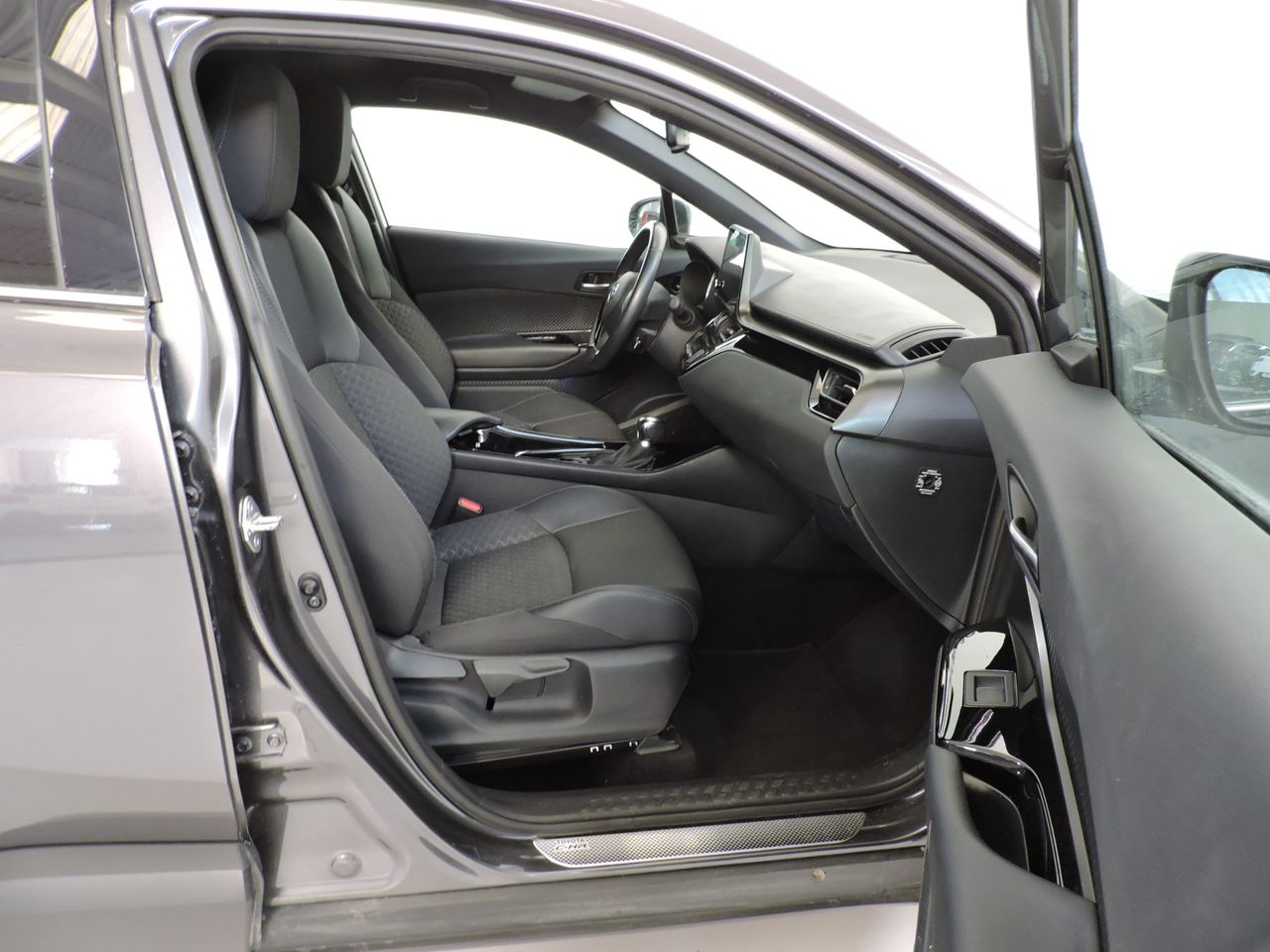Toyota C-HR 125H Active 1.8H (122CV) E-CVT TREND - Foto 16