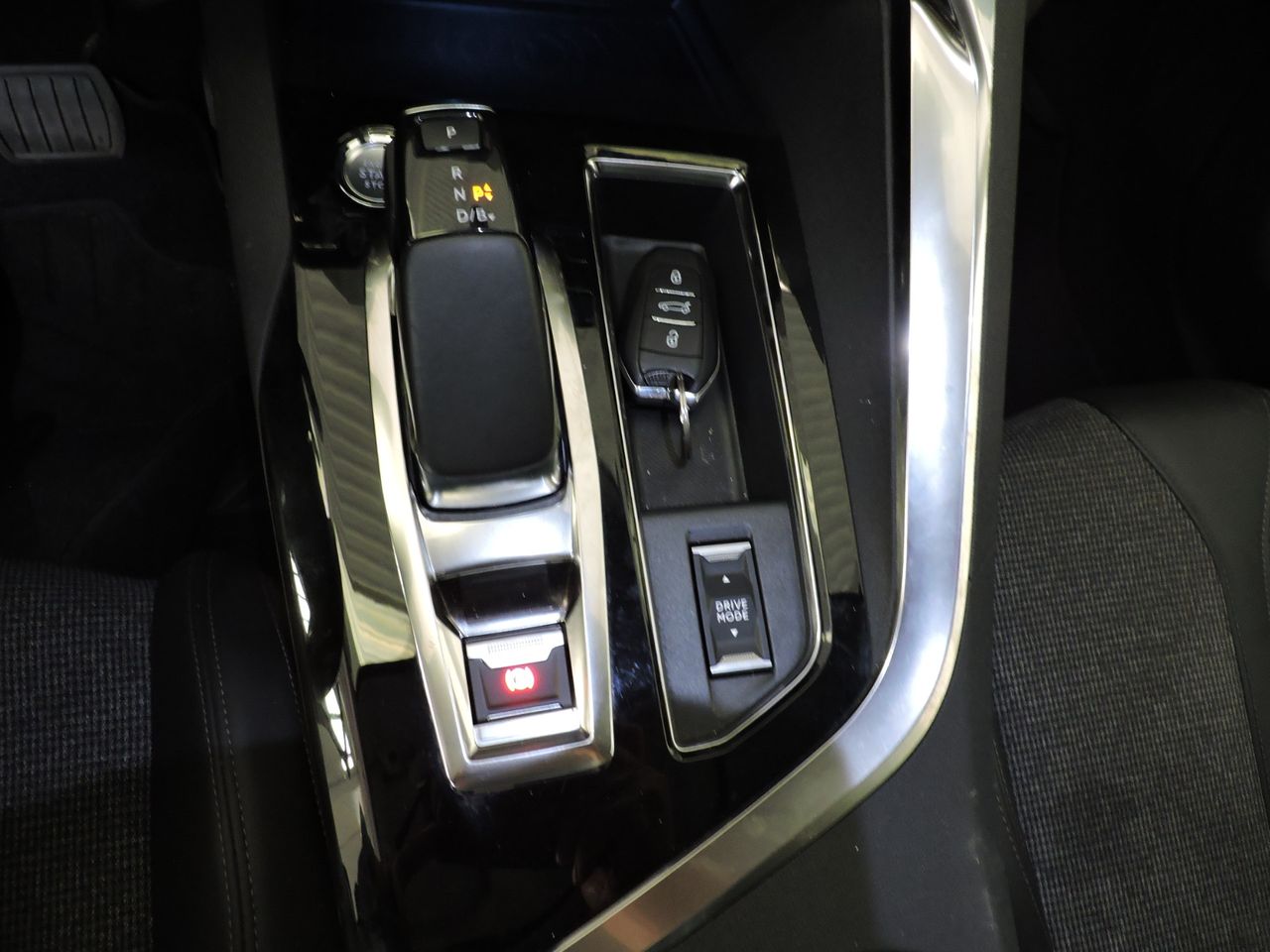 Peugeot 3008 Allure Hybrid 225 e-EAT8 Business - Foto 15