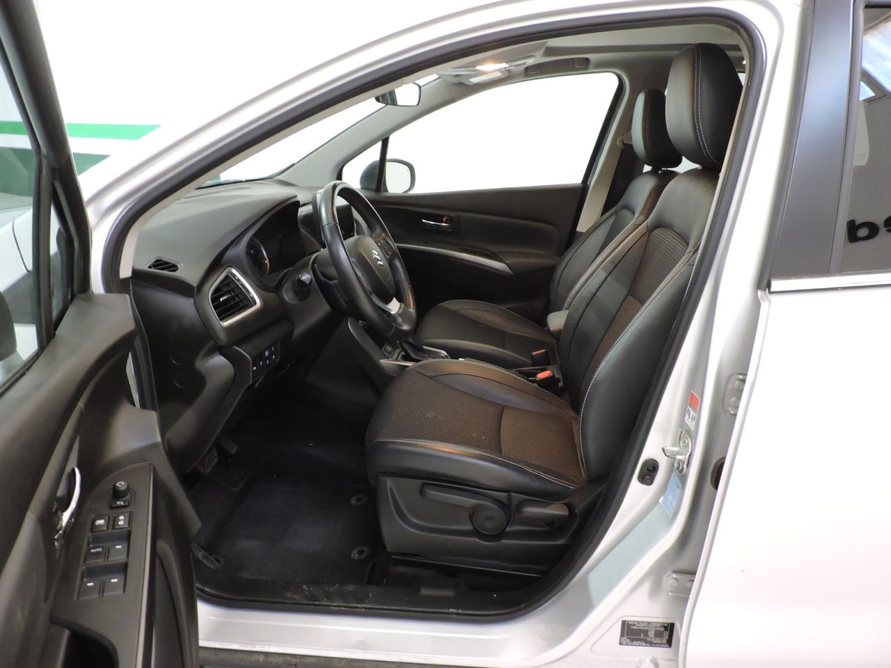 Suzuki SCross 1.5 DUALJET 140V STARVIEW AUTO - Foto 16