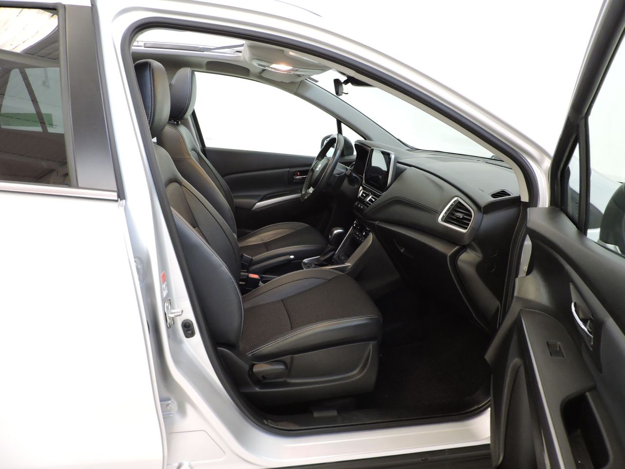 Suzuki SCross 1.5 DUALJET 140V STARVIEW AUTO - Foto 12
