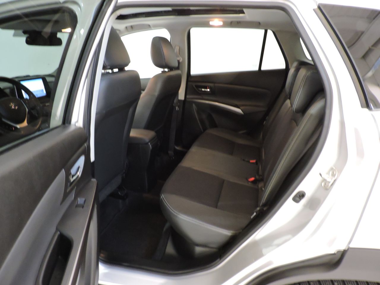 Suzuki SCross 1.5 DUALJET 140V STARVIEW AUTO - Foto 13